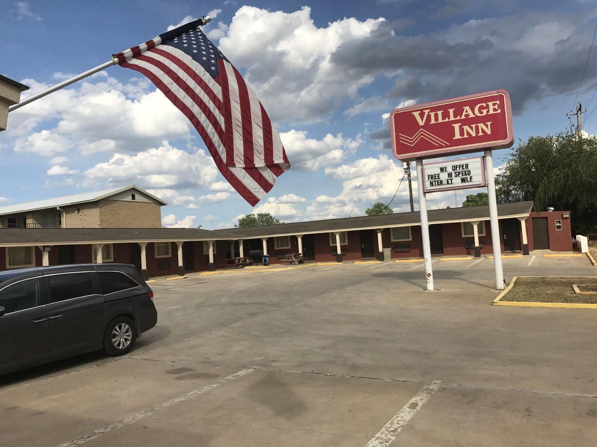 Village Inn Котьюла Екстер'єр фото
